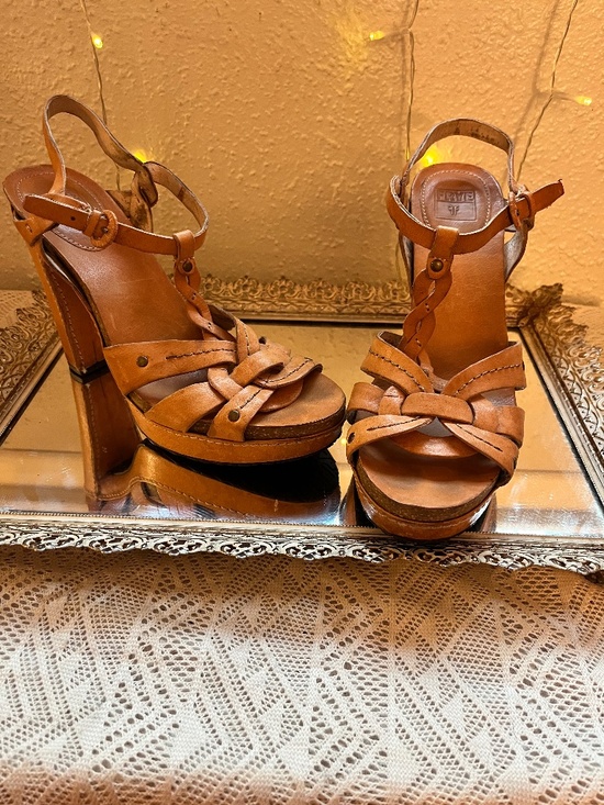FRYE AND CO. Shoes - Frye Leather Braided Platform Heeled Sandals